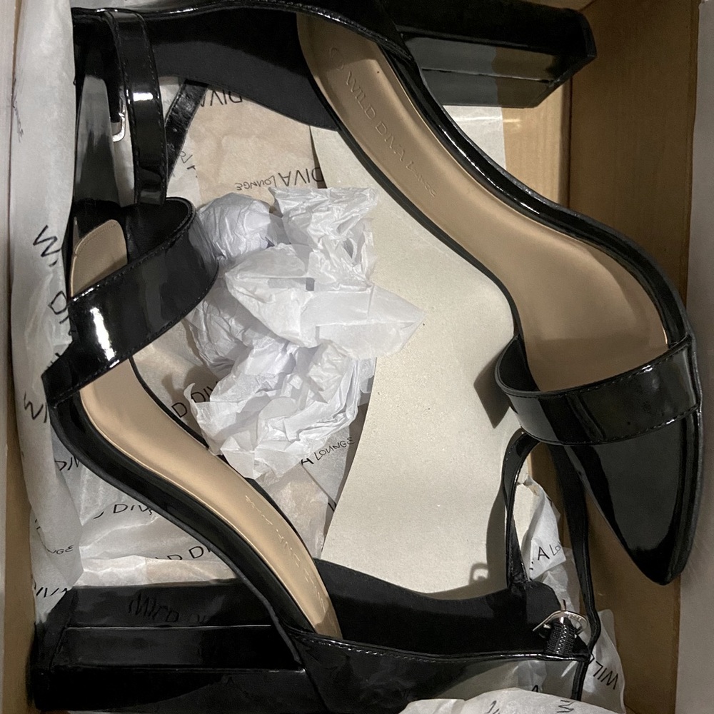 *NEW* Black 7.5 “Wild Diva” block heels